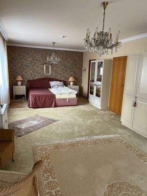 Großes Schlafzimmer 