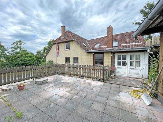 OG Freisitz Terrasse und Eingang OG-Wohnung