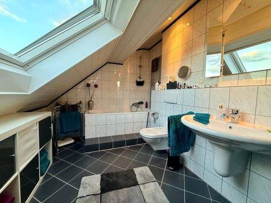 Badezimmer DG rechts 