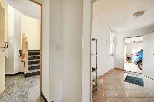 Durchgang Garage Neubau