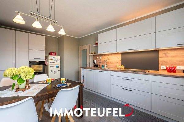 Küche mit Essbereich