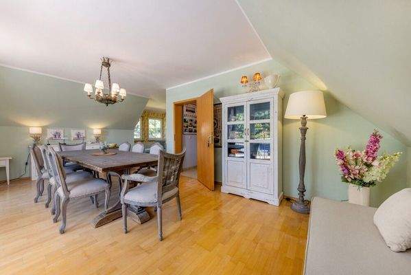 DG: Wohnen &amp; Essen