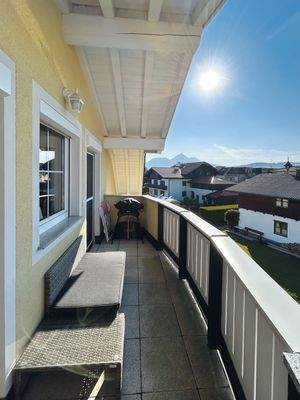 großer Balkon mit Panoramablick