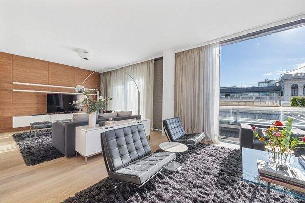 2025-09-15-S01408-Schottenring 22, 1010 Wien-009