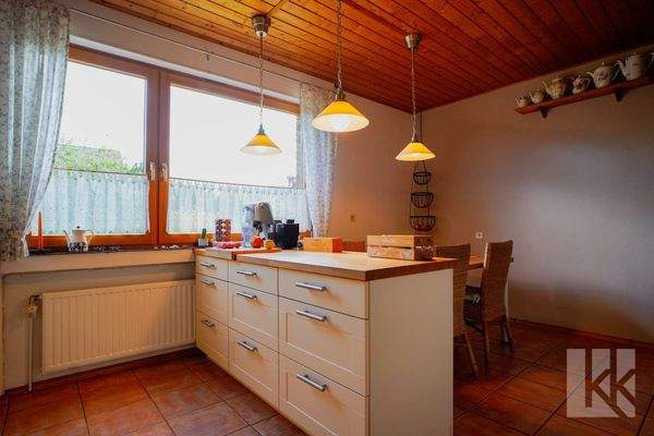 ... angrenzendem Essbereich