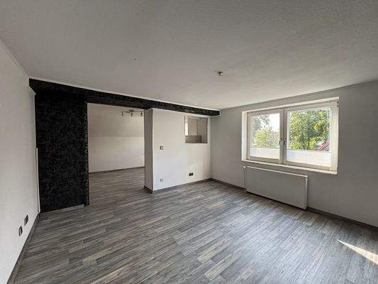 DG: 2 Räume mit Raumteiler