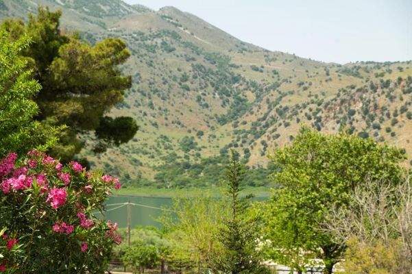 Kreta, Georgioupoli: Schönes Haus zum Verkauf mit herrlichem Blick auf den Kournas-See