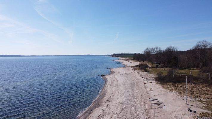 Strand rechts der Zuwegung