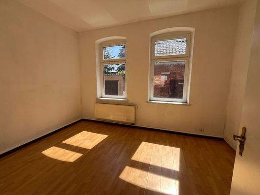 004020156800_302_355_28082025225118897