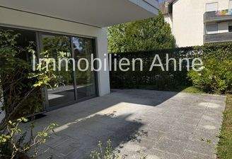 Terrasse mit Privatgarten