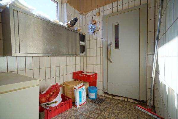 Zwischengang zur Räucherkammer