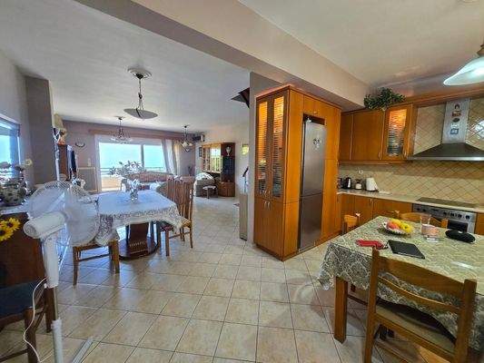 Kreta, Roussospiti: Haus im Dorfzentrum zu verkaufen