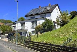 Gepflegtes Mehrfamilienhaus