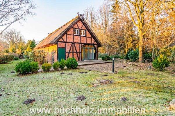 Hausansicht und Garage