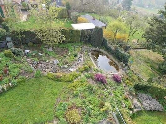 Blick in den gepflegten Garten