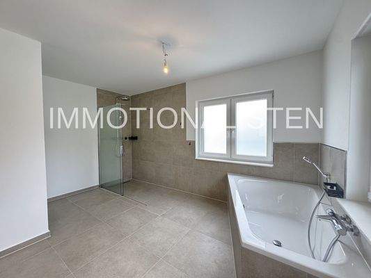 Bedezimmer mit Dusche