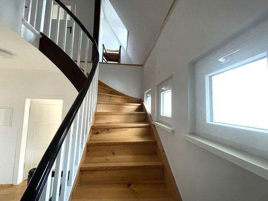 Treppe zum Dachgeschoss