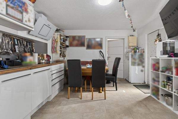 Einliegerwohnung - Küche und wohnen