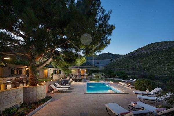 Exklusiver Luxus mit Pool