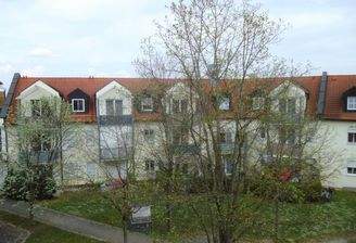 Blick in Parkanlage v. Balkon