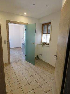 Diele mit Zugang in die Küche 