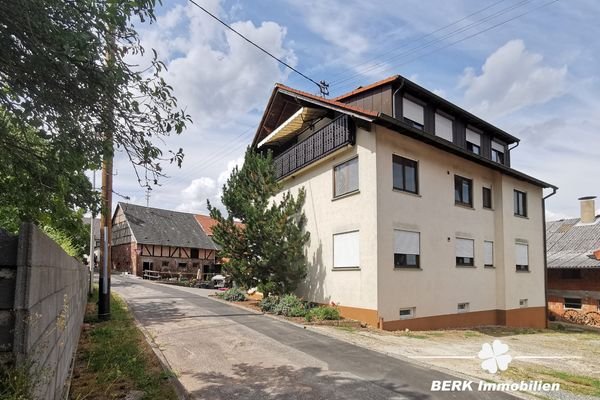 BERK Immobilien - Bauernhof mit Mehrfamilienhaus 