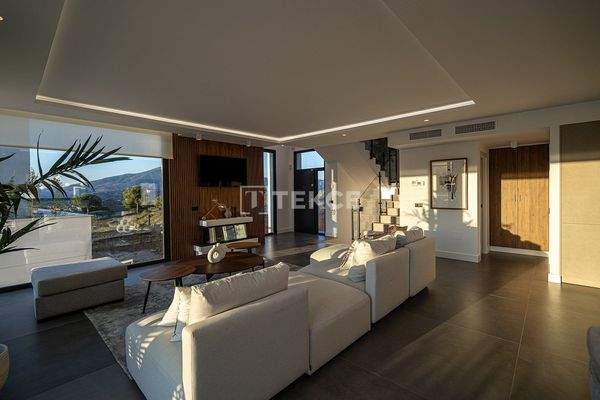 Detached Golfside Villas with Private Pools in Mijas
