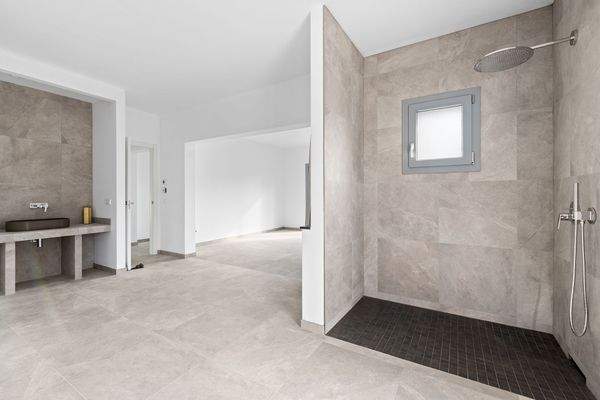 Masterbedroom mit integriertem Bad 