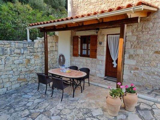 Kreta, Paidochori: Ländliches Steinhaus mit freier Aussicht zu verkaufen