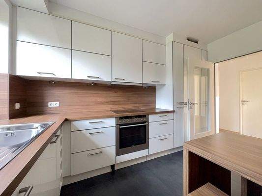 Einbauküche mit viel Stauraum