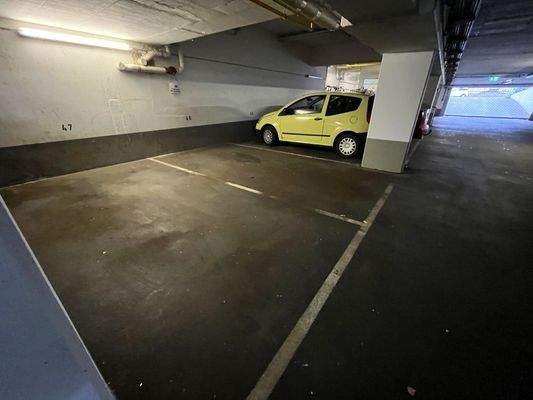Garagen-Stellplatz