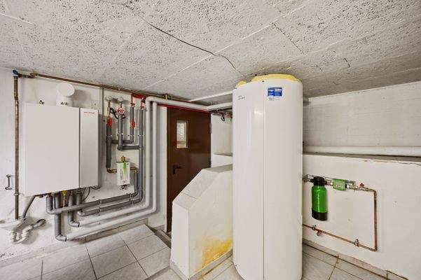 UG | Heizraum mit Außentreppe