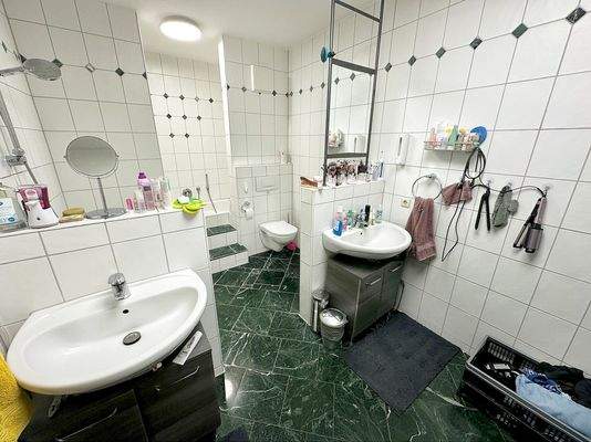 Badezimmer-2.OG Wohnung