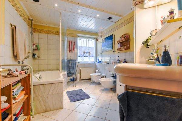 Badezimmer im Dachgeschoss