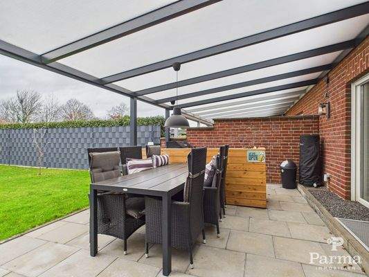 überdachte Terrasse...