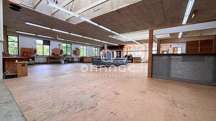 Produktions- und Lagerfläche mit Tageslicht