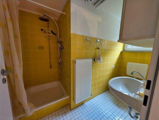 Duschbad im Untergeschoss