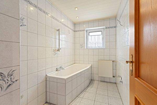 Badezimmer im Erdgeschoss