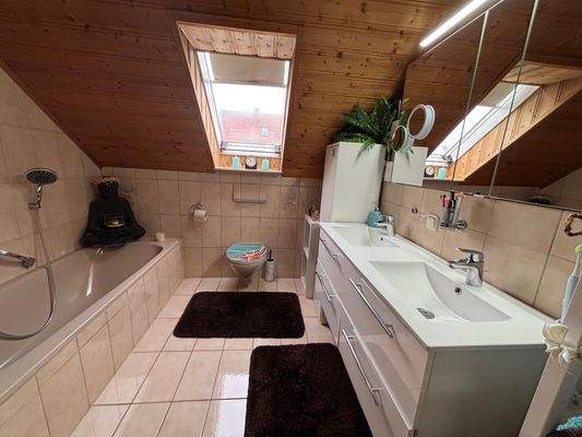 OG_Badezimmer (2).JPG