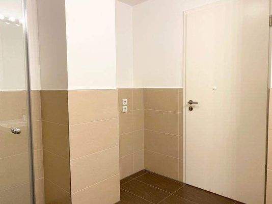 Badezimmer Ansicht 2