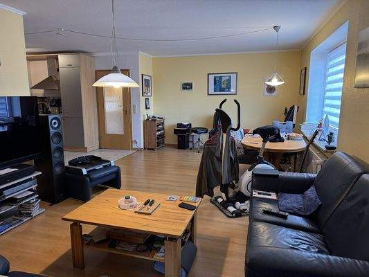 Wohn- und Esszimmer (3).JPG