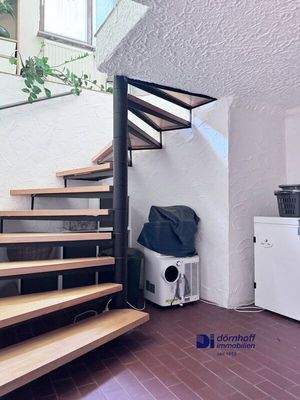 Treppen zum Untergeschoss