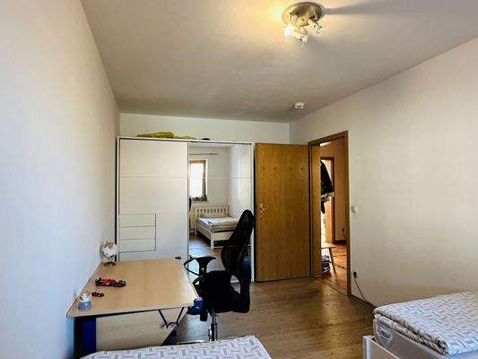 Kinderzimmer oder Büro