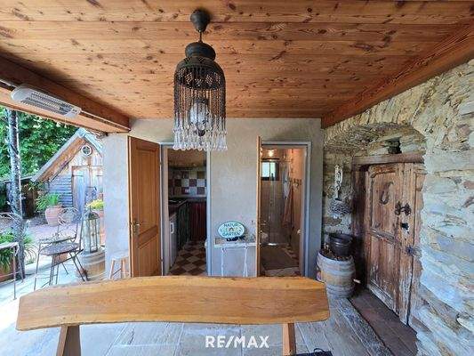 Bad und Sommerküche