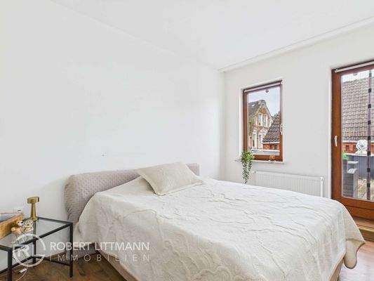 CAM04259G0-PR0083-STILL021