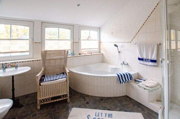 Badezimmer OG 04.jpg