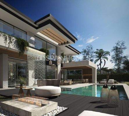 Detached Large Villas Near the Sea in Marbella