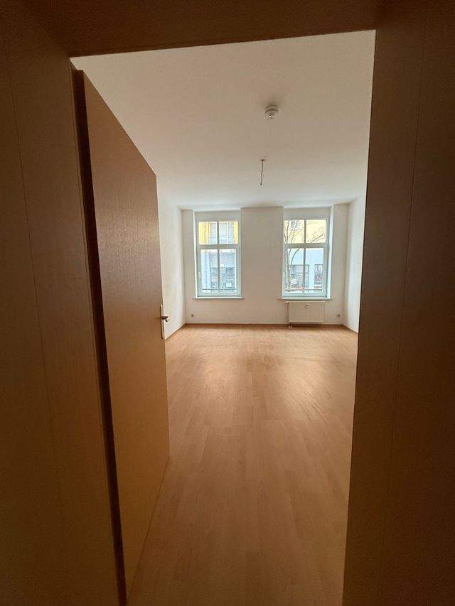 Renovierte 2 Raum Wohnung mit Tageslichtbad - Foto 2