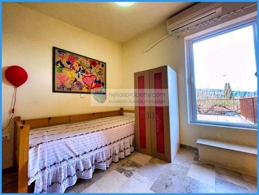 4b3c6f0072984ef4a5707eab471a3a1f-original