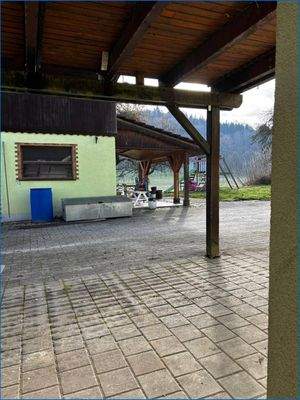 Blick auf das Nebengebäude